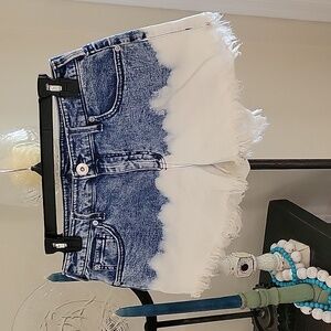 INC International Concepts Blue/White Denim, Ombre, Raw Hem Shorts 4/27